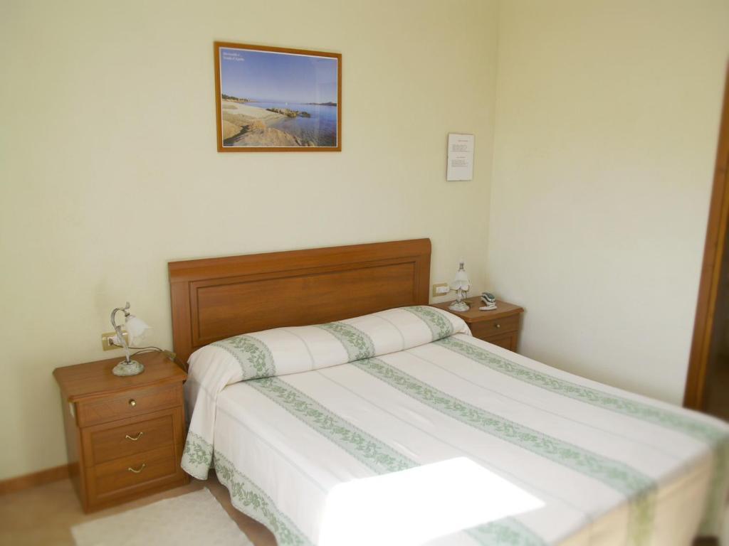 Hotel Da Paolino Trinità dʼAgultu Rum bild